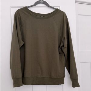 Women's Olive Sweatshirt. M.